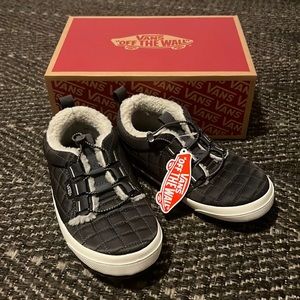 NWT Vans Nylon Chukka Slip-Er Shoe
